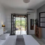 Tranquil Haven: Rastoni Willa