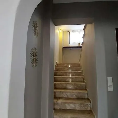 Tranquil Haven: Rastoni Villa