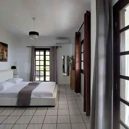 Tranquil Haven: Rastoni Villa *