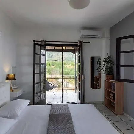 Tranquil Haven: Rastoni Villa