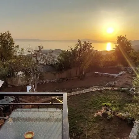 Tranquil Haven: Rastoni Villa