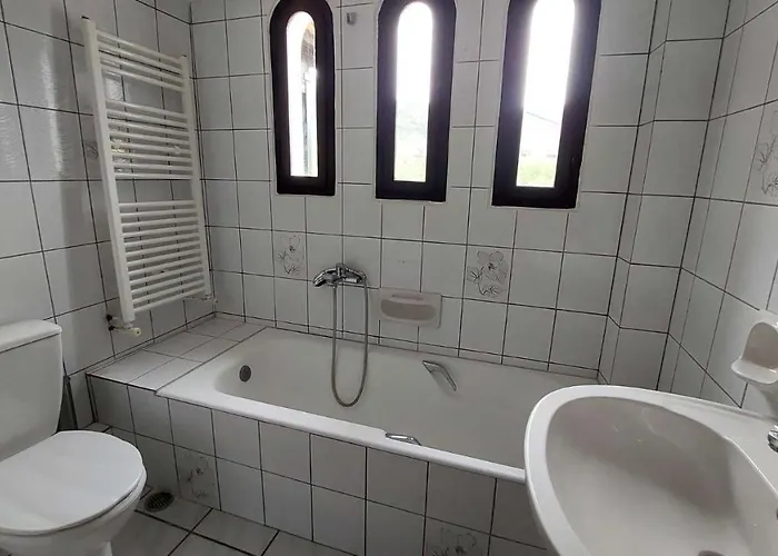 Tranquil Haven: Rastoni * Neokhorion (Messenia)