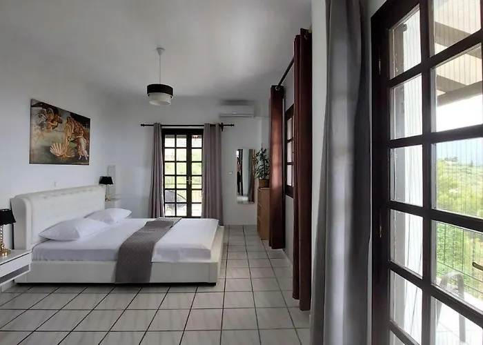 Tranquil Haven: Rastoni Villa *