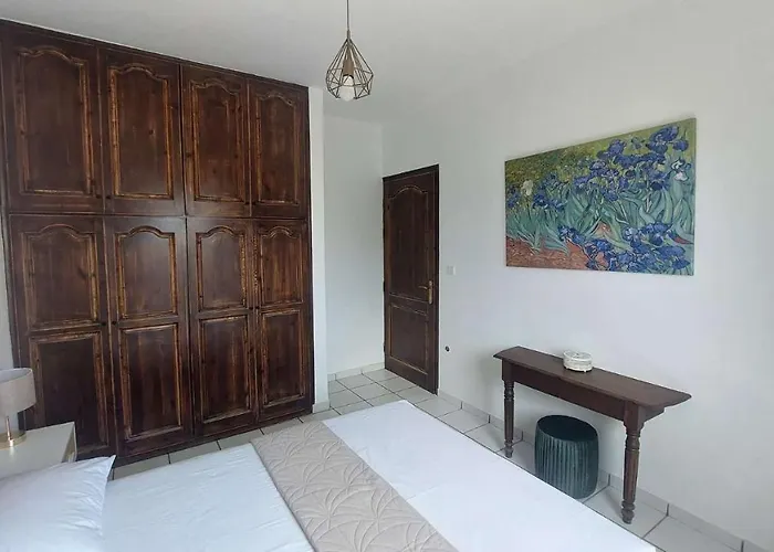 Tranquil Haven: Rastoni Neokhorion (Messenia)