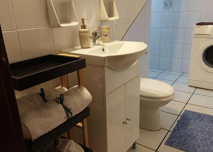 Tranquil Haven: Rastoni Neokhorion (Messenia)