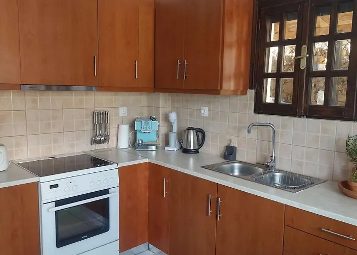 Tranquil Haven: Rastoni * Neokhorion (Messenia)